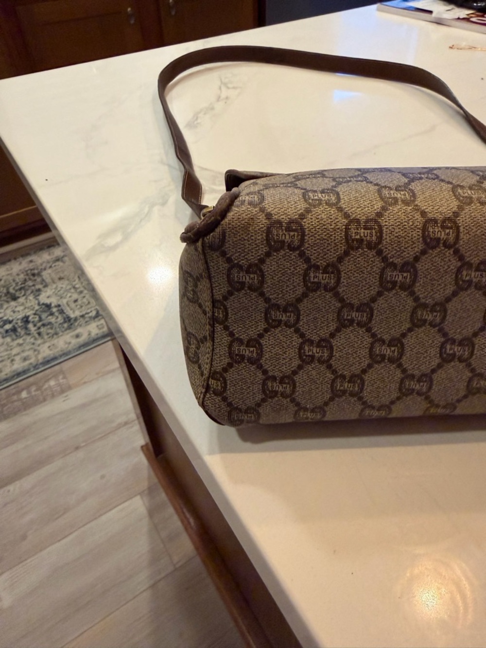 Gucci Plus Beige/Brown Monogram Canvas Shoulder Bag with Gold Hardware - Picture 5 of 12